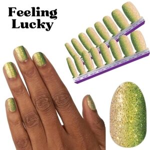 Color Street Feeling Lucky Press-On Nails - Green and Gold Glitter